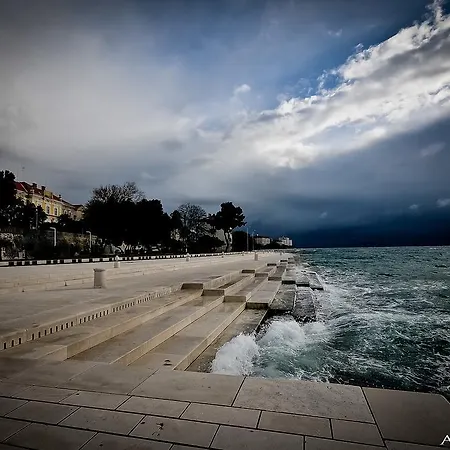 扎拉公寓 * 扎达尔