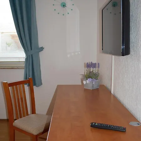 扎拉公寓 * 扎达尔