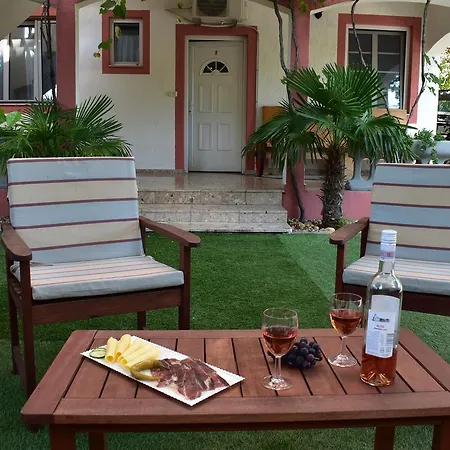 Apartments Zara Apartament *